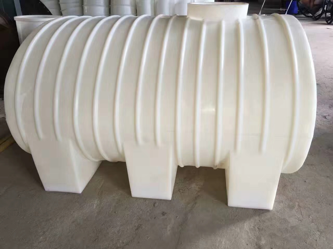 臥式3噸5噸塑料桶，塑料水塔
